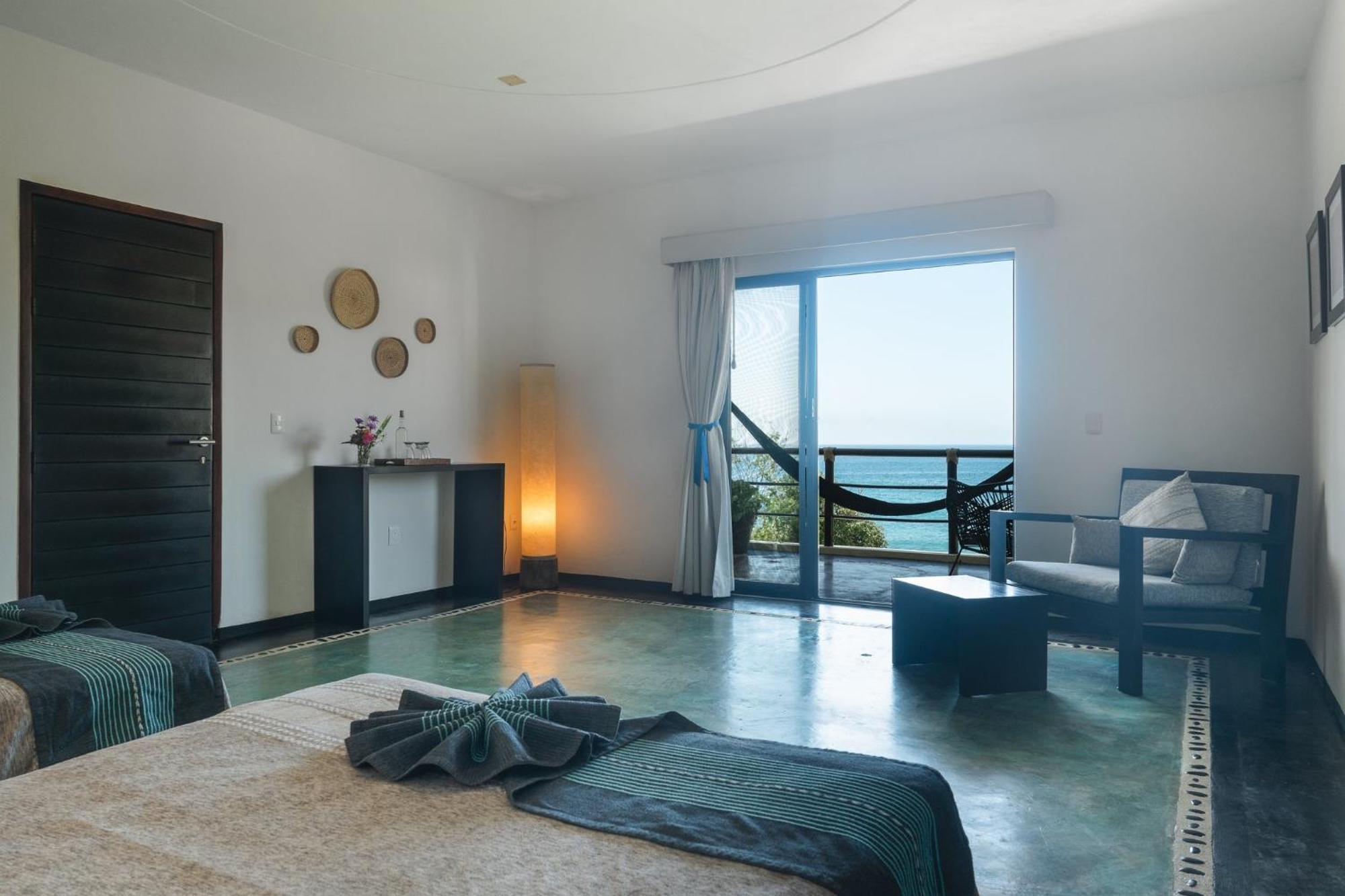 Manta Raya Hotel - Right On The Beach Cuatunalco المظهر الخارجي الصورة