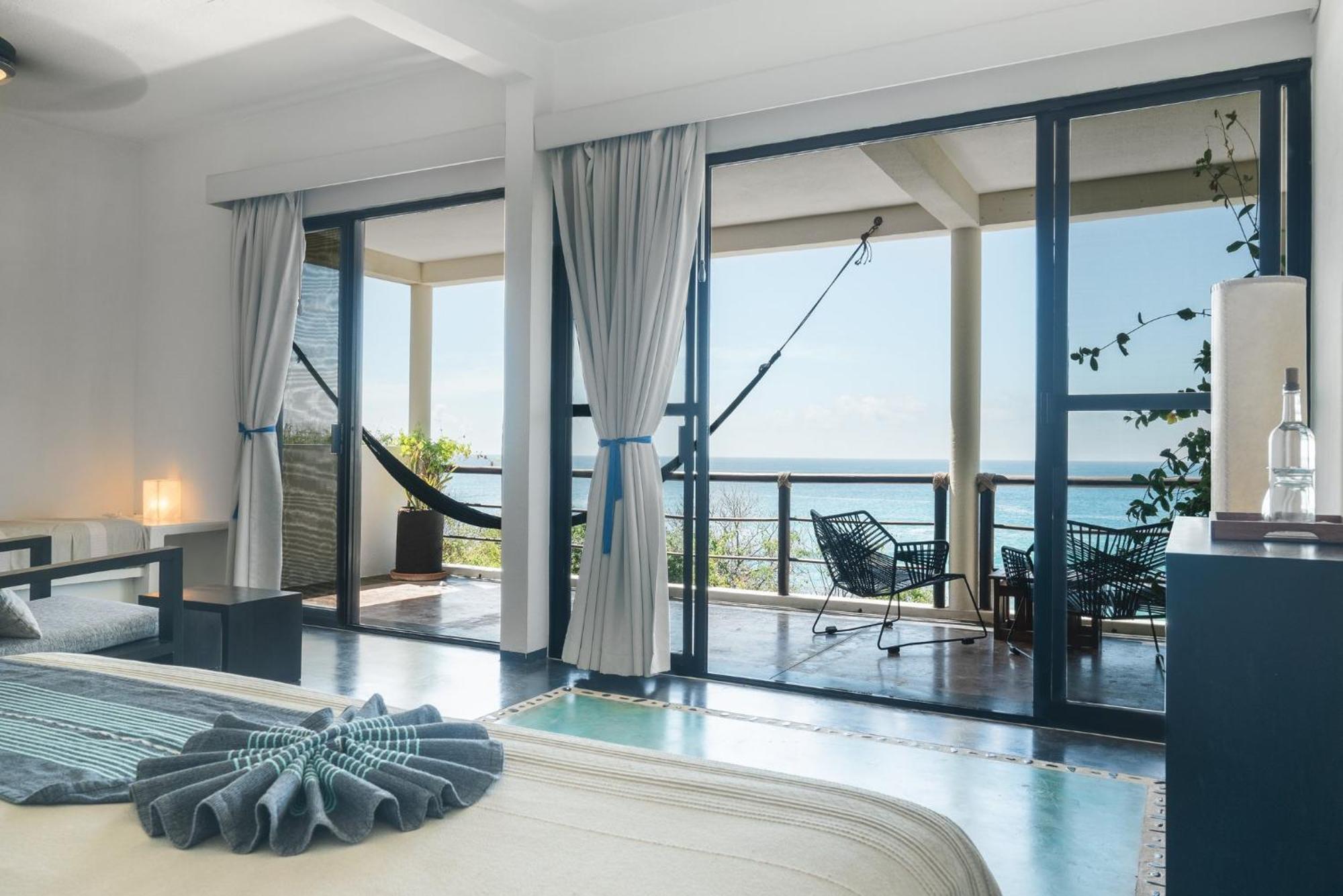 Manta Raya Hotel - Right On The Beach Cuatunalco المظهر الخارجي الصورة