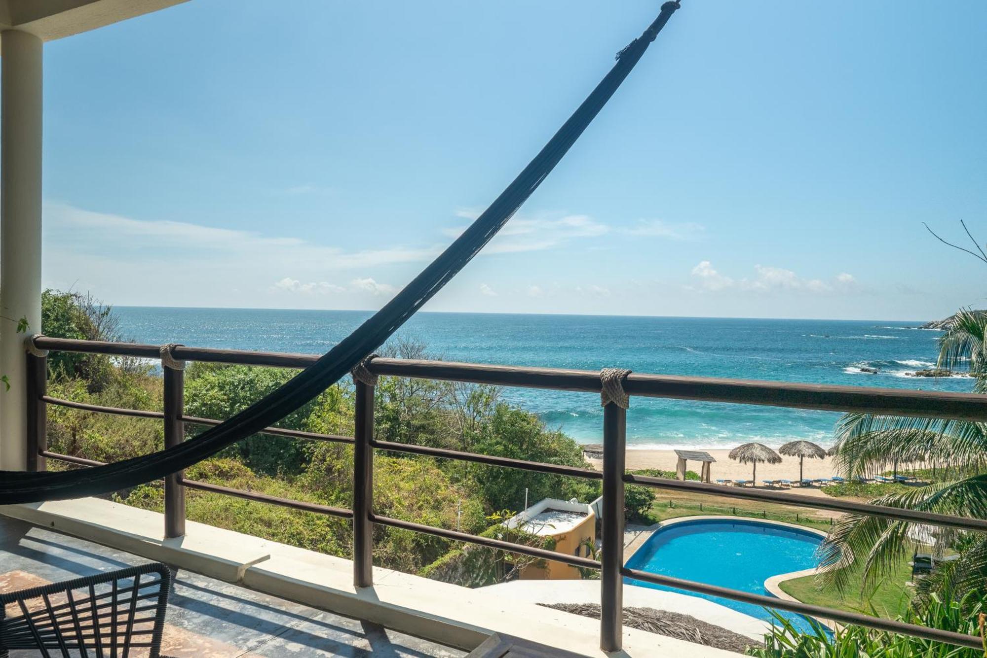 Manta Raya Hotel - Right On The Beach Cuatunalco المظهر الخارجي الصورة