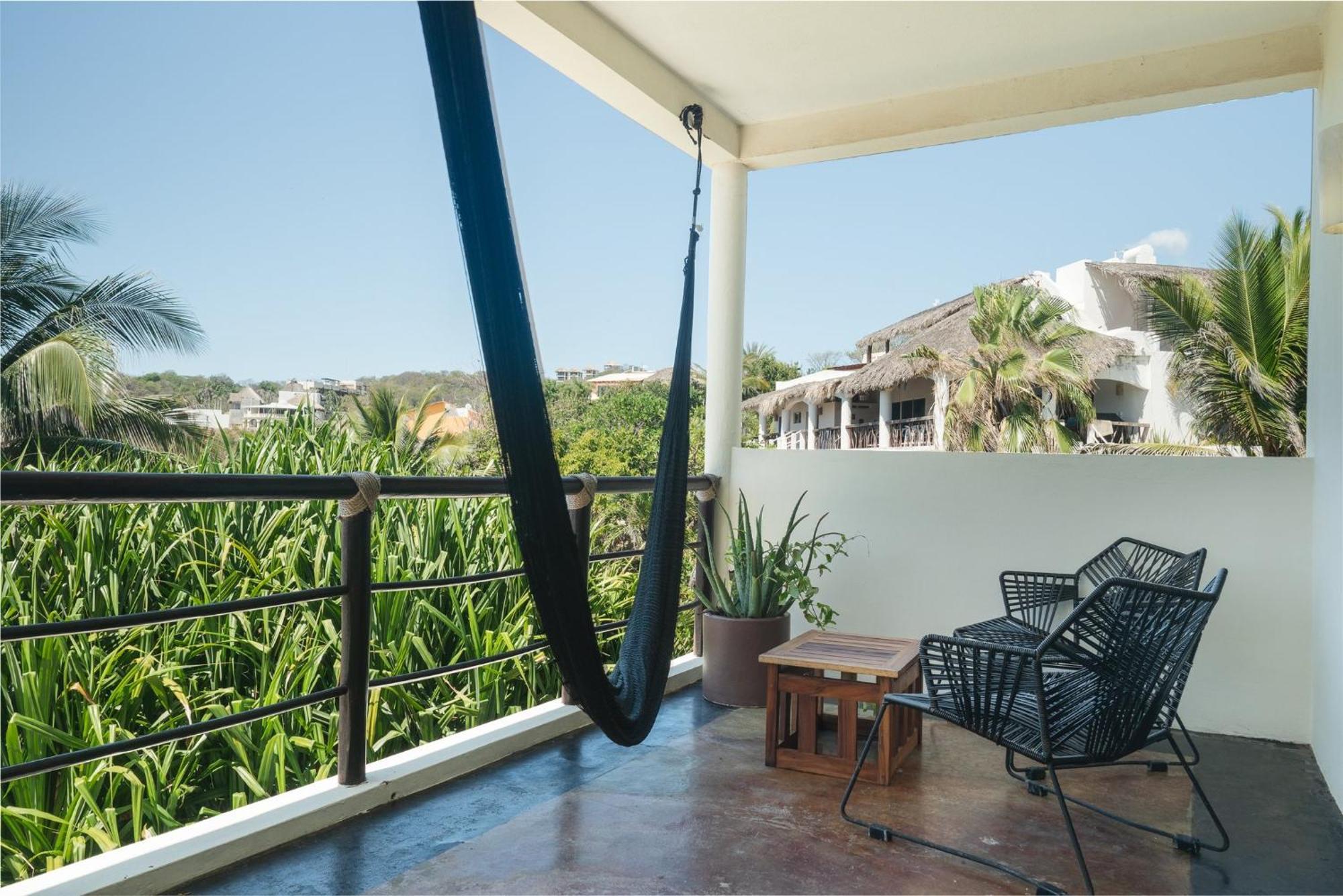 Manta Raya Hotel - Right On The Beach Cuatunalco المظهر الخارجي الصورة