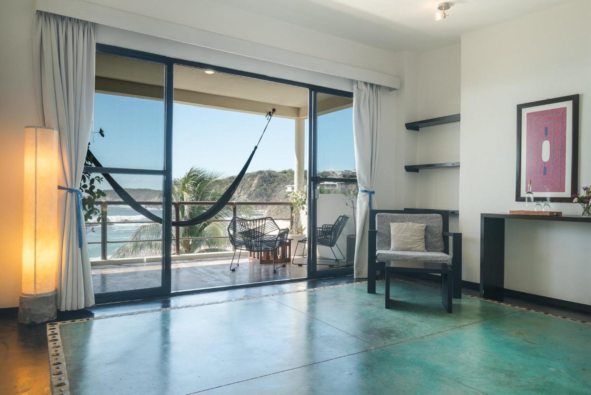 Manta Raya Hotel - Right On The Beach Cuatunalco المظهر الخارجي الصورة
