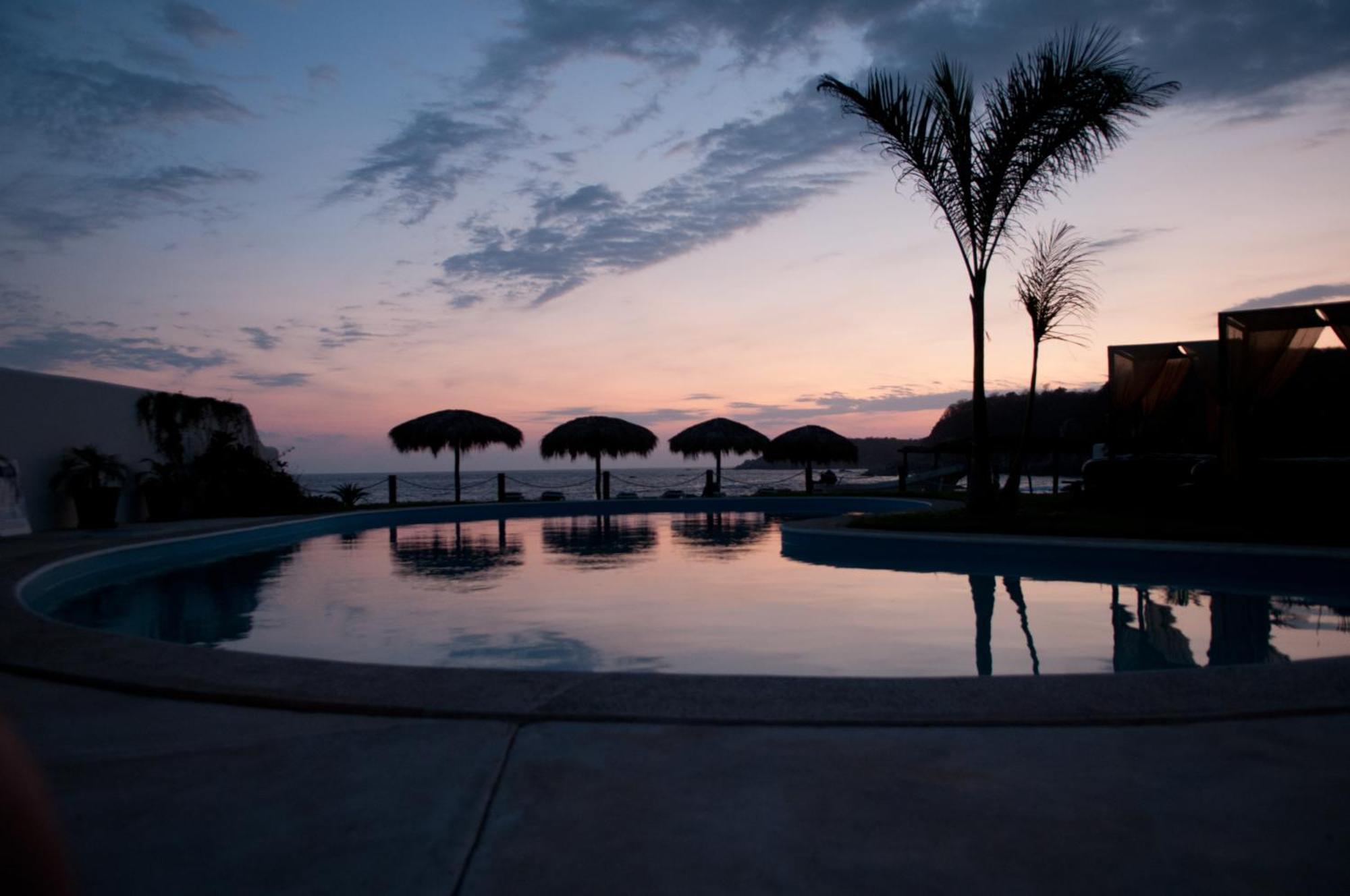 Manta Raya Hotel - Right On The Beach Cuatunalco المظهر الخارجي الصورة