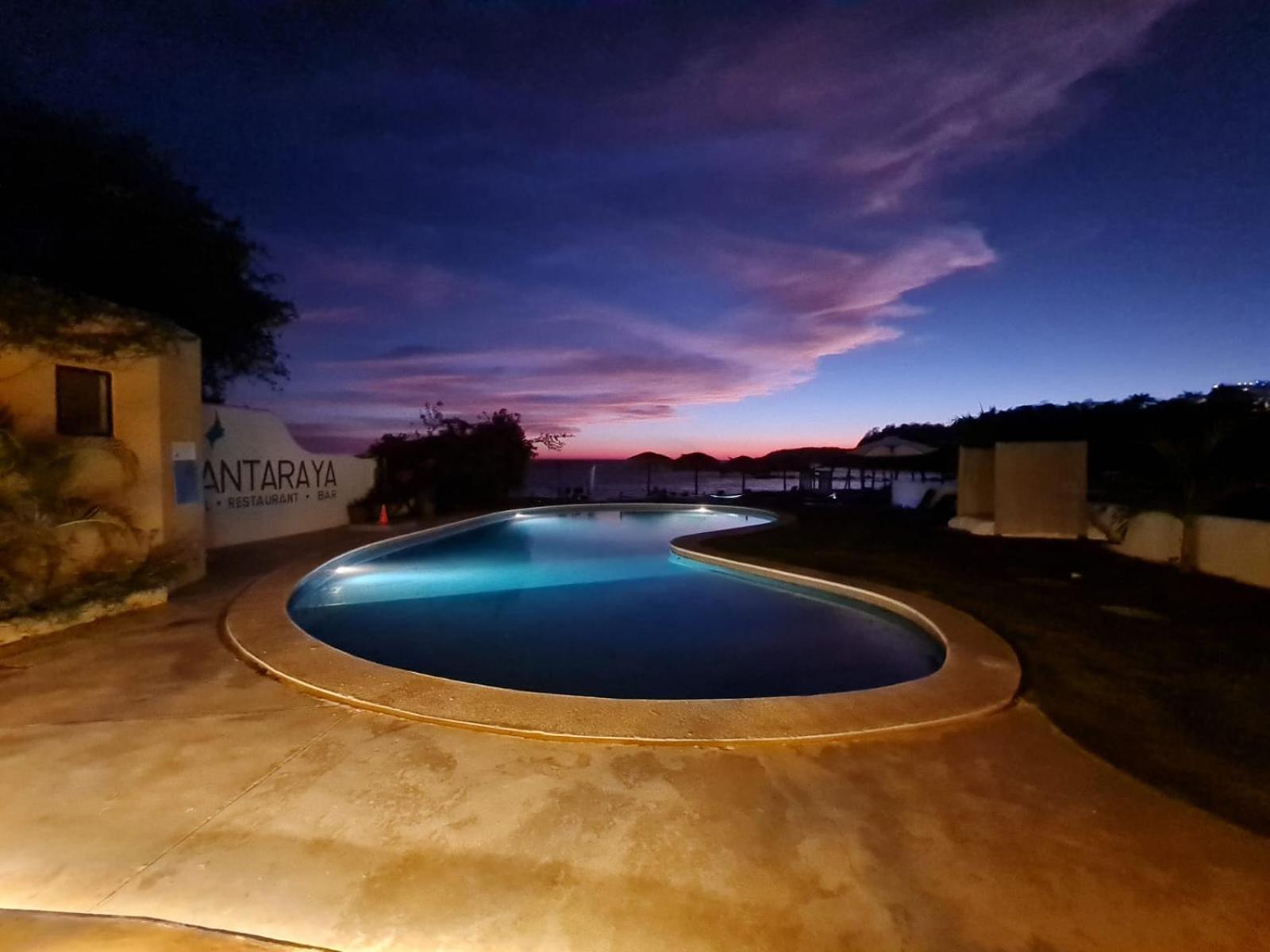 Manta Raya Hotel - Right On The Beach Cuatunalco المظهر الخارجي الصورة