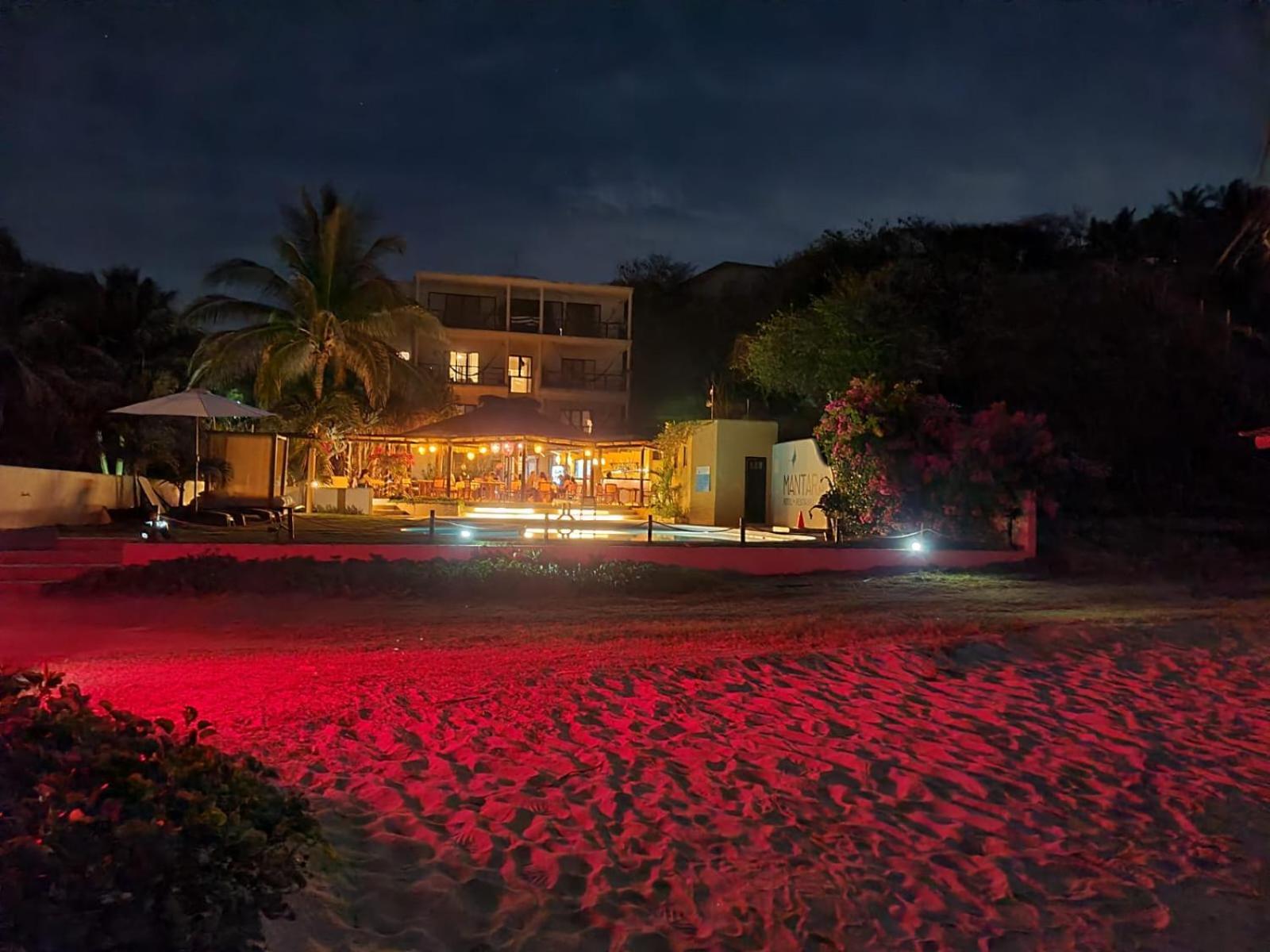 Manta Raya Hotel - Right On The Beach Cuatunalco المظهر الخارجي الصورة