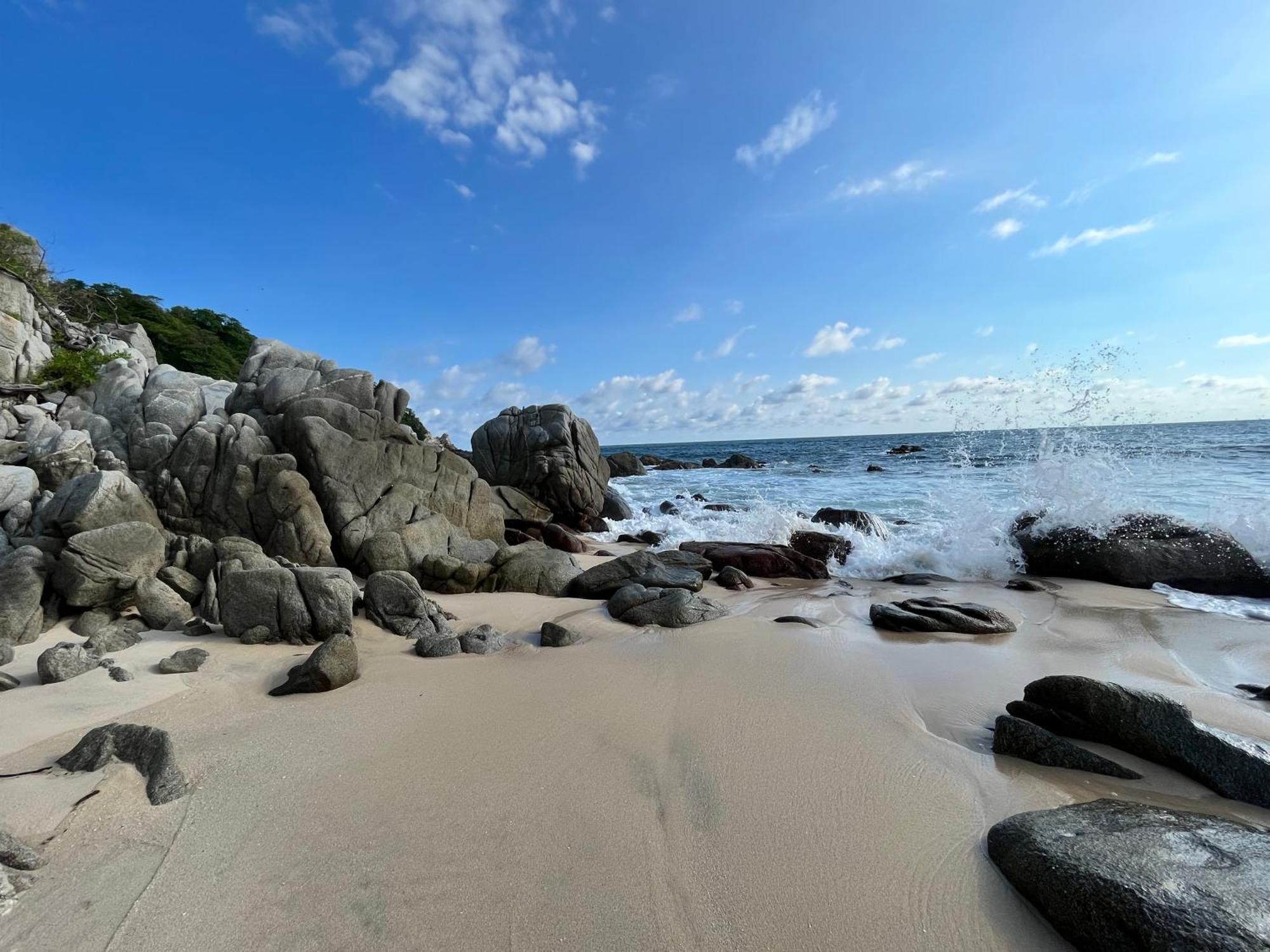 Manta Raya Hotel - Right On The Beach Cuatunalco المظهر الخارجي الصورة