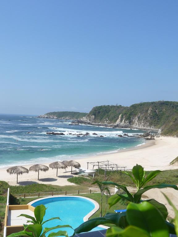 Manta Raya Hotel - Right On The Beach Cuatunalco المظهر الخارجي الصورة
