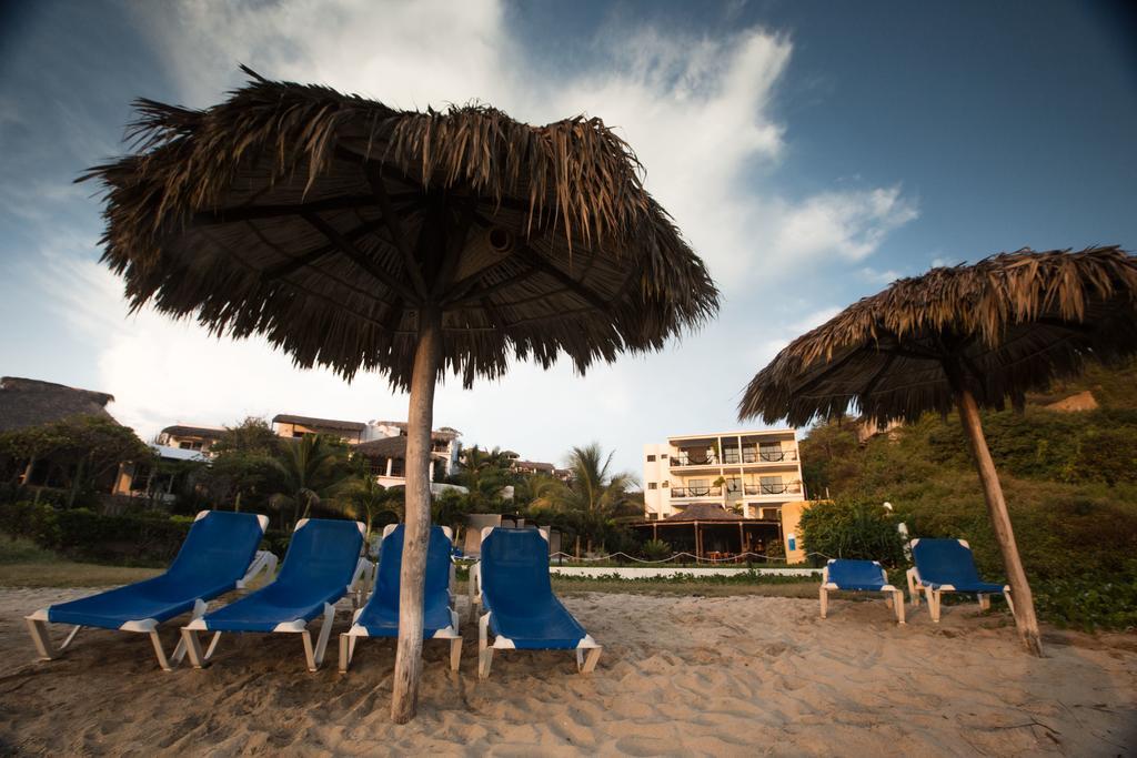 Manta Raya Hotel - Right On The Beach Cuatunalco المظهر الخارجي الصورة