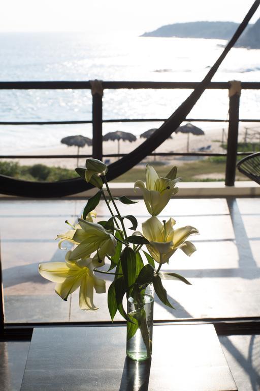 Manta Raya Hotel - Right On The Beach Cuatunalco المظهر الخارجي الصورة
