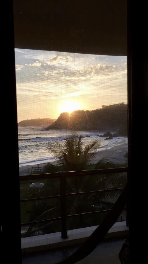 Manta Raya Hotel - Right On The Beach Cuatunalco المظهر الخارجي الصورة